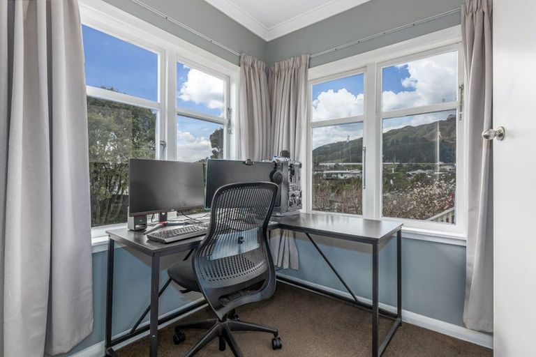 Photo of property in 3 Bell Street, Tawa, Wellington, 5028