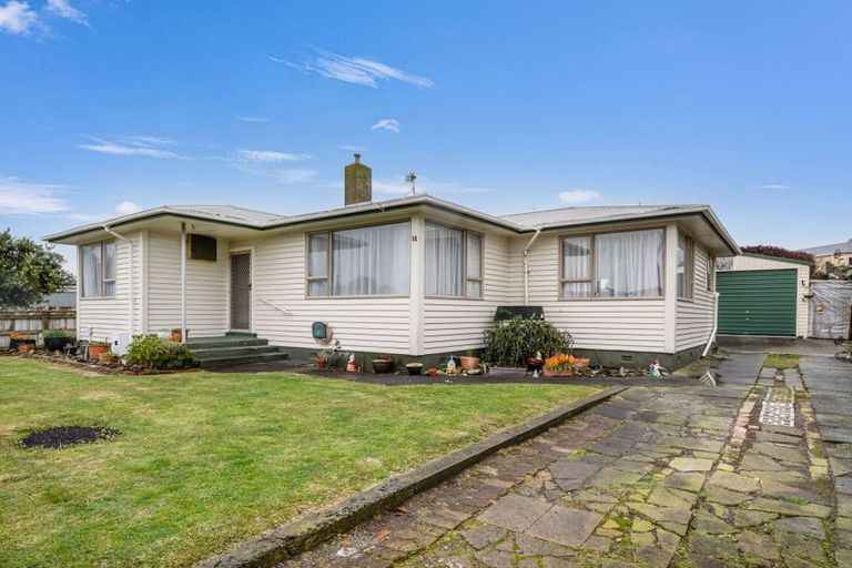 Photo of property in 14 Tainui Street, Castlecliff, Whanganui, 4501