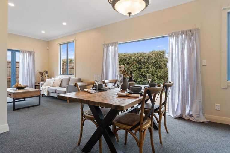 Photo of property in 91 Manawapou Road, Hawera, 4610