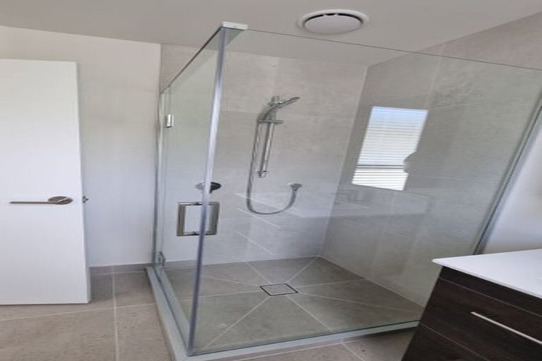 Photo of property in 2/28 Raukawa Street, Stokes Valley, Lower Hutt, 5019