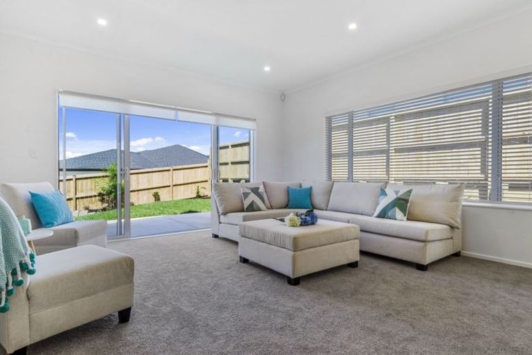 Photo of property in 14 Pommes Way, Silverdale, 0932