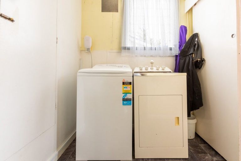 Photo of property in 9 Ross Street, Woodville, 4920