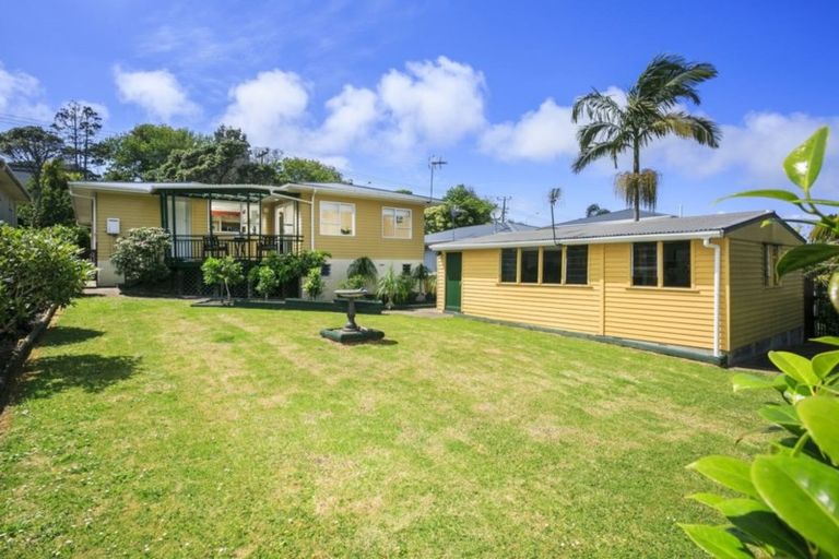 Photo of property in 66 Lake Road, Northcote, Auckland, 0627