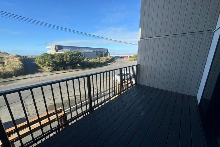 Photo of property in 9/180 Marine Parade, New Brighton, Christchurch, 8083