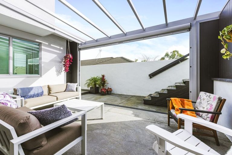 Photo of property in 316 Hill Road, The Gardens, Auckland, 2105