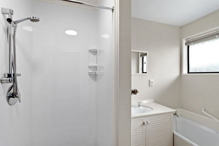 Photo of property in 2/77 Glenmore Avenue, Casebrook, Christchurch, 8051