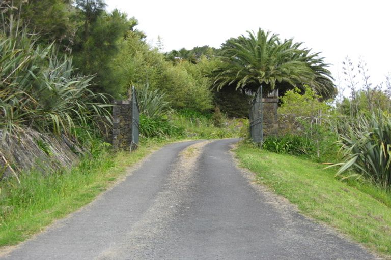 Photo of property in 849 Old North Road, Waimauku, 0882