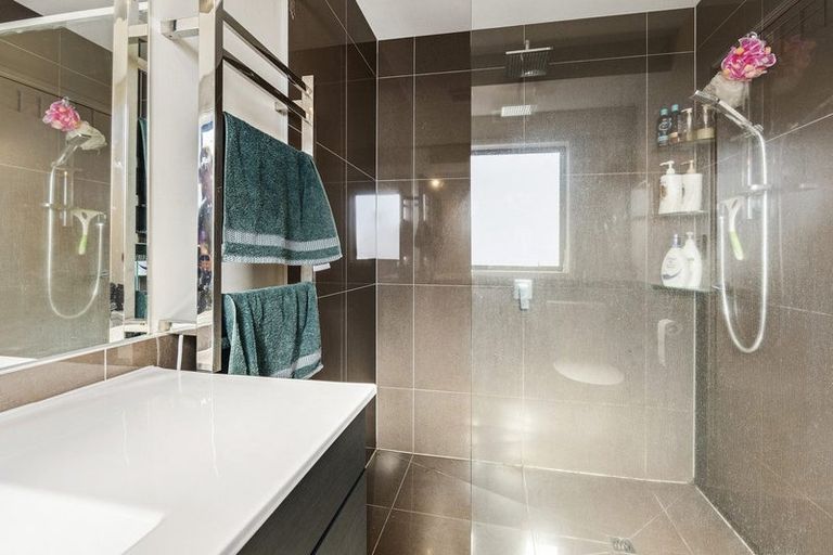 Photo of property in 5d James Drive, Bell Block, New Plymouth, 4312