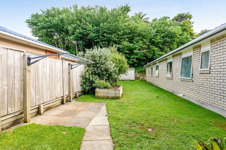 Photo of property in 24 Moulton Street, Moturoa, New Plymouth, 4310