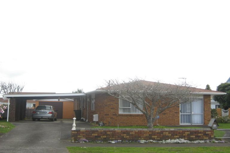 Photo of property in 2 Ngarue Place, Waitara, 4320