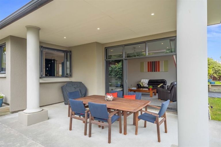 Photo of property in 37 Huia Street, Waikanae, 5036