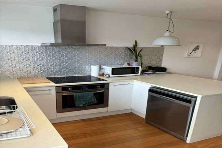 Photo of property in 19 Church Street, Northcote Point, Auckland, 0627