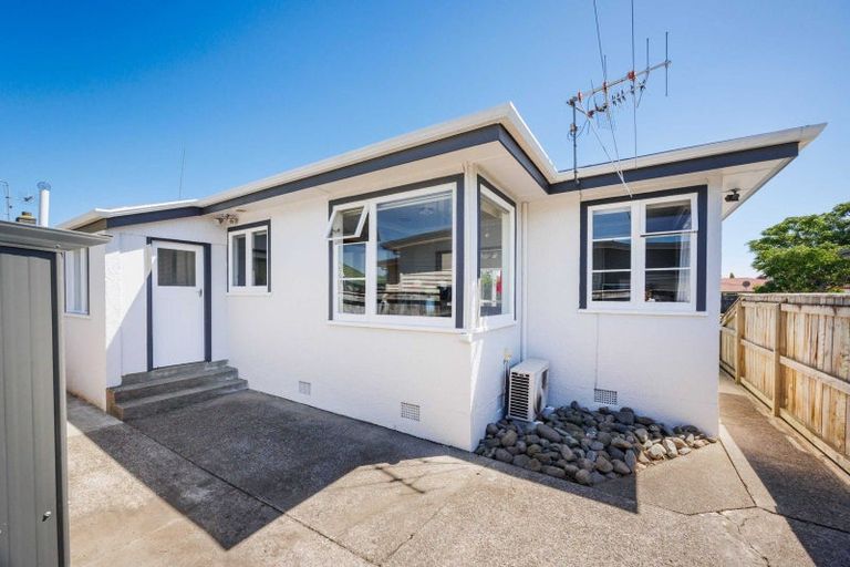 Photo of property in 30 Aberdeen Avenue, Takaro, Palmerston North, 4412