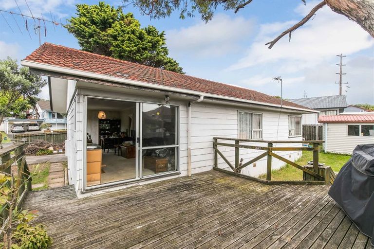 Photo of property in 3 Sabana Place, Unsworth Heights, Auckland, 0632