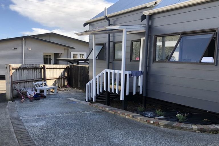 Photo of property in 2/19 Ferguson Street, Mangere East, Auckland, 2024