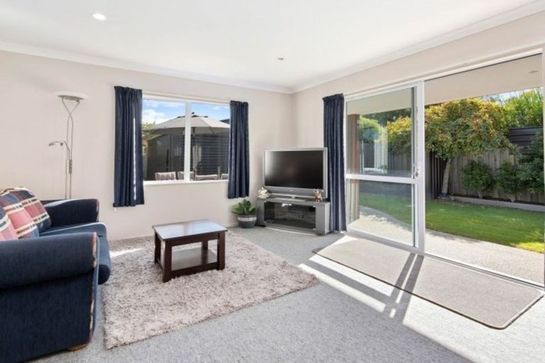 Photo of property in 16 Frye Crescent, Albert Town, Wanaka, 9305