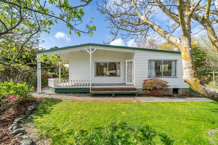 Photo of property in 329a Paekakariki Hill Road, Paekakariki Hill, Porirua, 5381