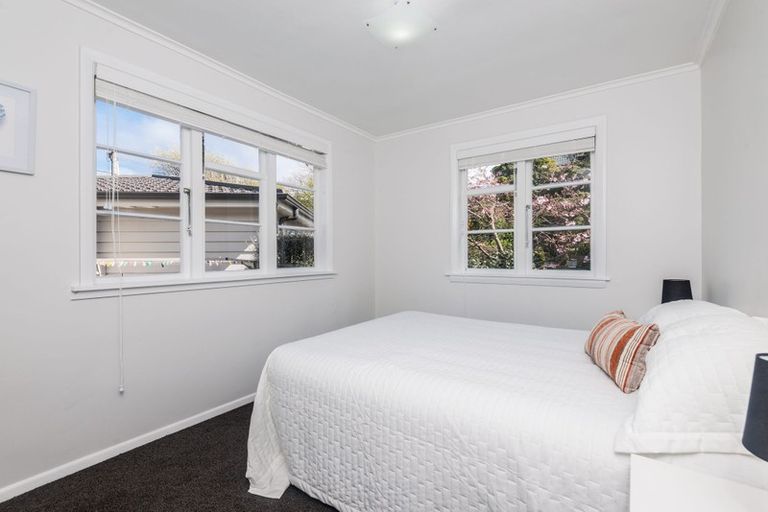 Photo of property in 27 Collins Avenue, Tawa, Wellington, 5028