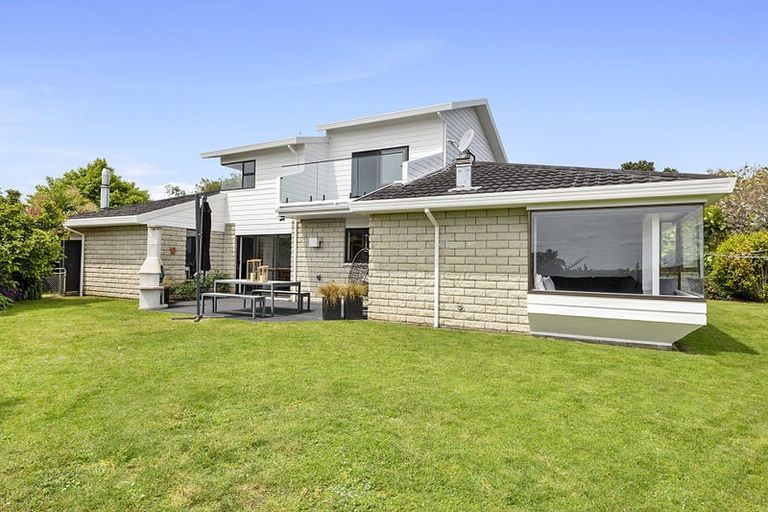 Photo of property in 13 Tamati Place, Merrilands, New Plymouth, 4312