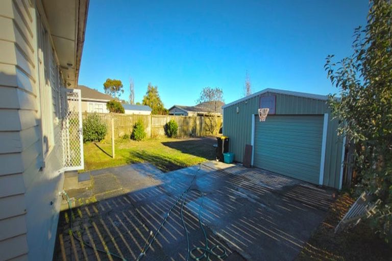 Photo of property in 17 Costley Street, Carterton, 5713