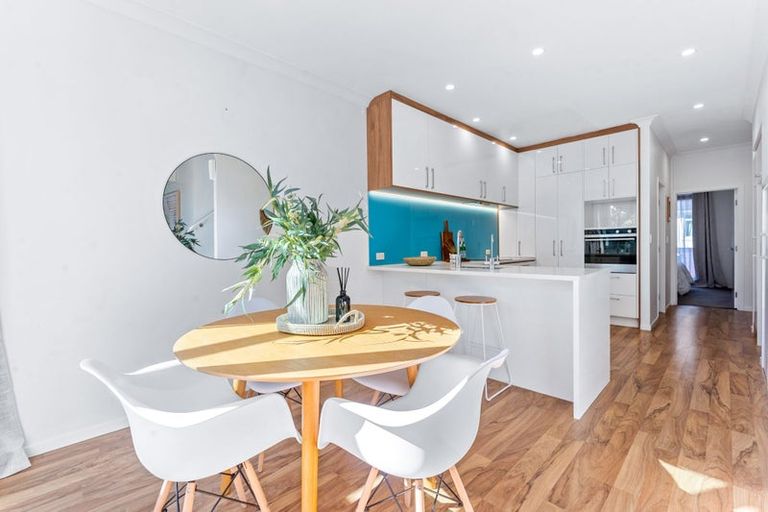 Photo of property in 11f Clearwater Cove, West Harbour, Auckland, 0618