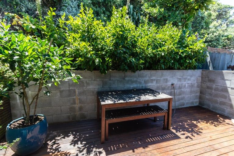 Photo of property in 15/20 Trent Street, Island Bay, Wellington, 6023