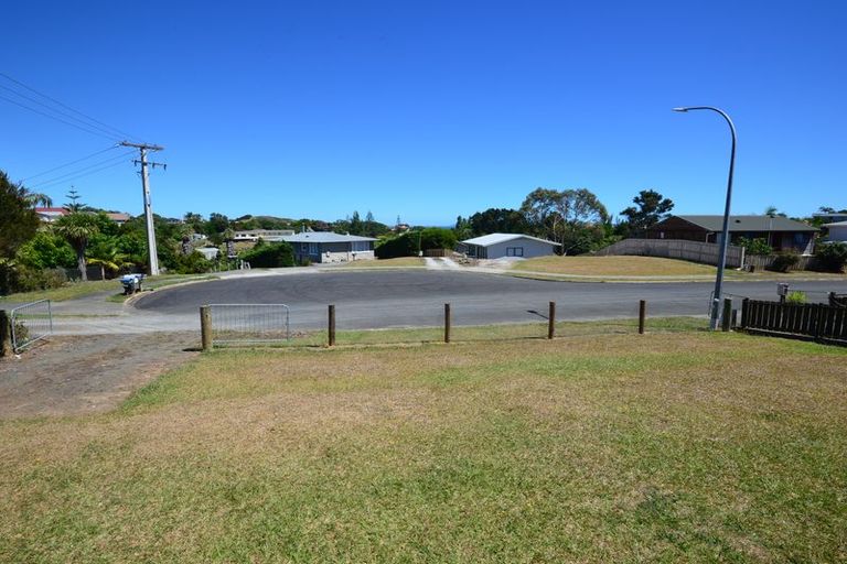 Photo of property in 38 Paradise Road, Coopers Beach, 0420