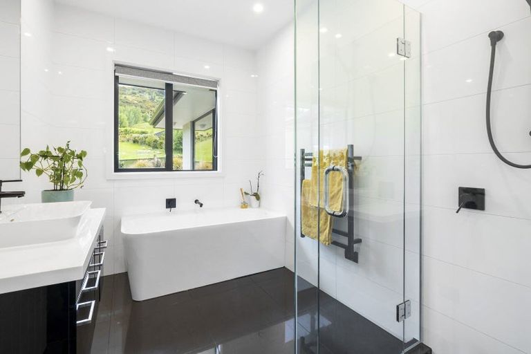 Photo of property in 34 Tara Hills Drive, North Taieri, Mosgiel, 9092