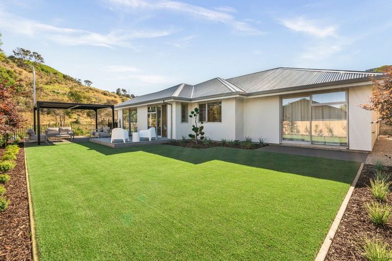 Photo of property in 16 Homestead Avenue, Stoke, Nelson, 7011