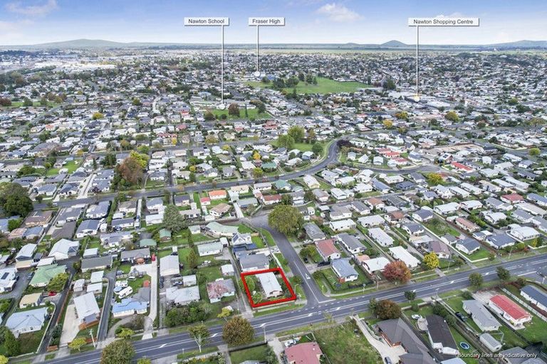 Photo of property in 1 Oak Avenue, Nawton, Hamilton, 3200