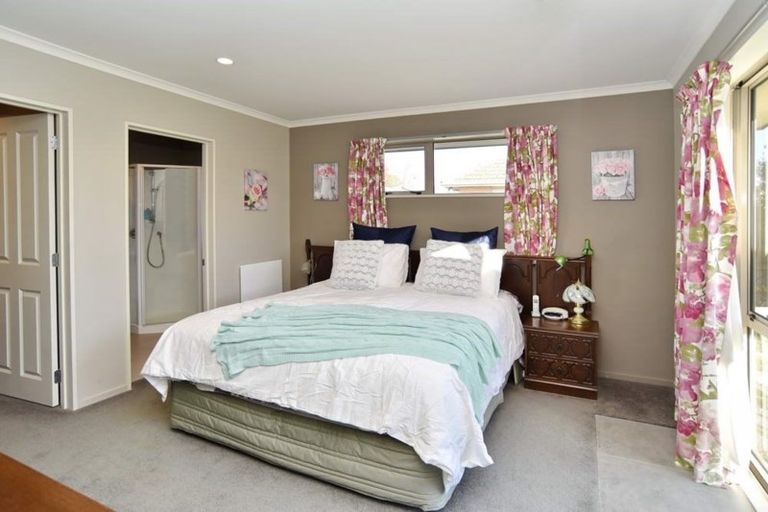 Photo of property in 40 Richill Street, Belfast, Christchurch, 8051