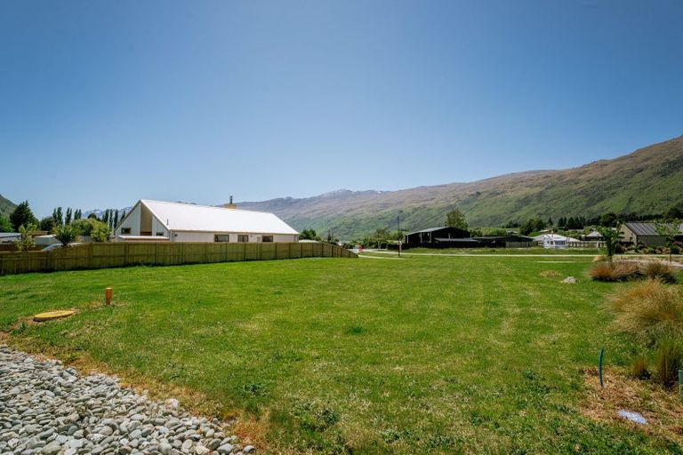 Photo of property in 7 Lakefield Close, Kingston, Athol, 9793