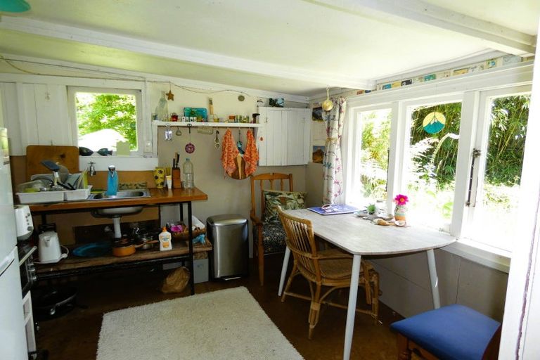 Photo of property in 72 Snodgrass Road, Westport, 7892