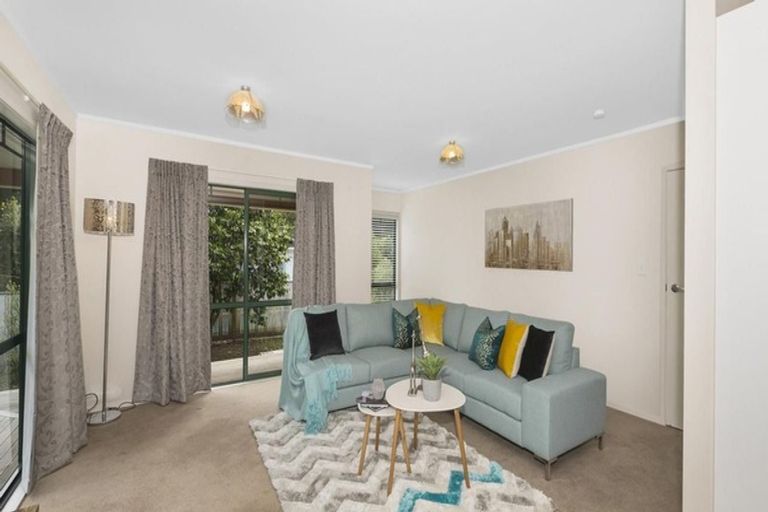 Photo of property in 9c John F Kennedy Place, Glen Eden, Auckland, 0602