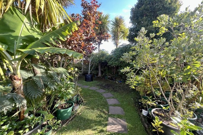 Photo of property in 179 Lakeside Drive, Orewa, 0931