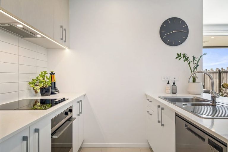 Photo of property in 205/8 Waikumete Road, Glen Eden, Auckland, 0602