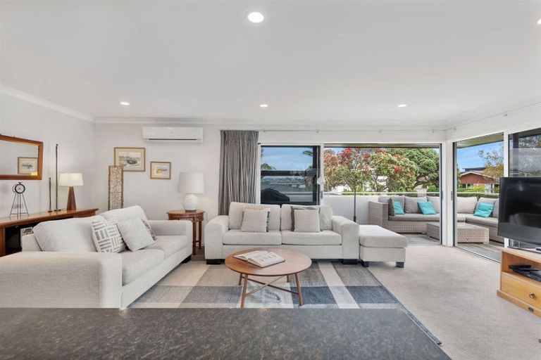 Photo of property in 20 Gulf Crest, Bucklands Beach, Auckland, 2012