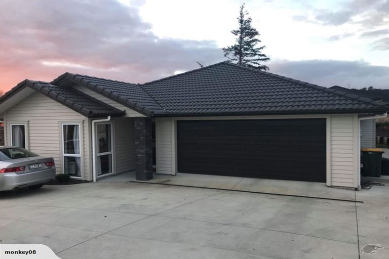 Photo of property in 12 Lockyer Road, Kumeu, 0810