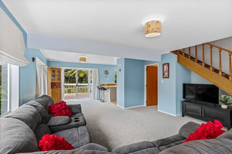 Photo of property in 2/30 Lagoon Way, West Harbour, Auckland, 0618