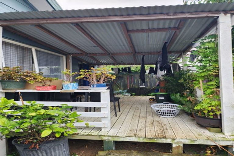Photo of property in 31 Barneys Farm Road, Clendon Park, Auckland, 2103