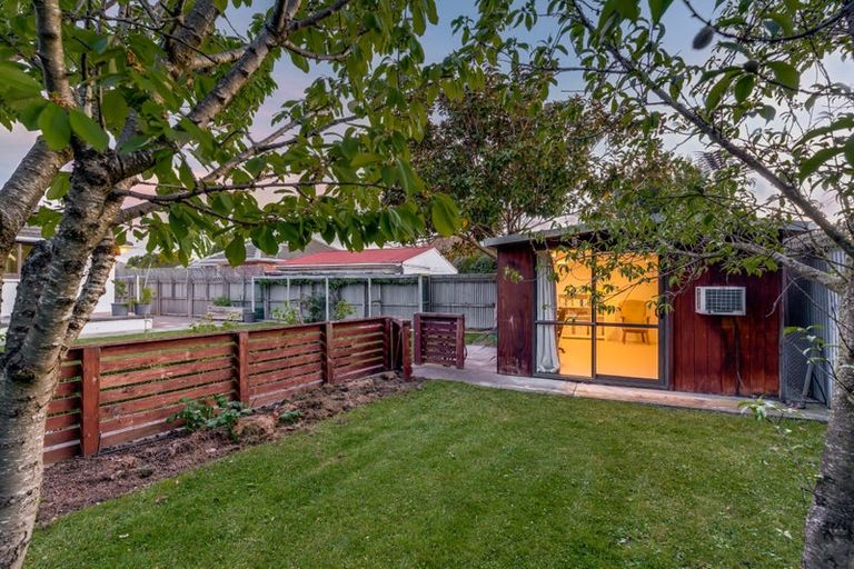 Photo of property in 37 Flower Street, Bryndwr, Christchurch, 8053