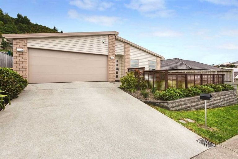 Photo of property in 76 Staithes Drive North, Whitby, Porirua, 5024