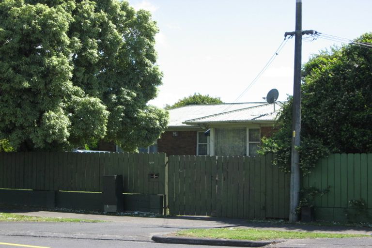 Photo of property in 120 Great South Road, Takanini, 2112