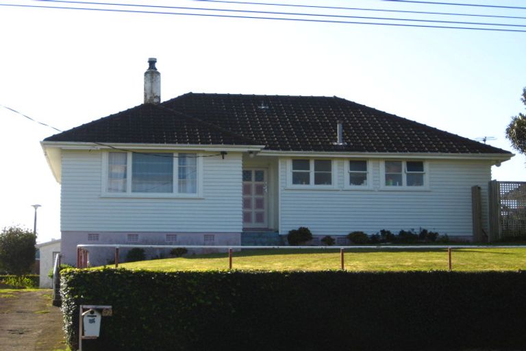 Photo of property in 92 Clawton Street, Westown, New Plymouth, 4310