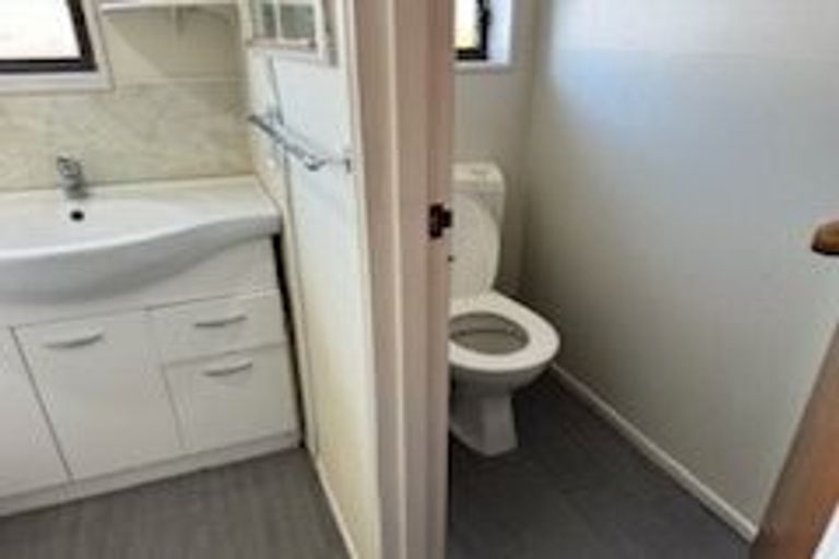 Photo of property in 1/10 Montclare Avenue, Ilam, Christchurch, 8041