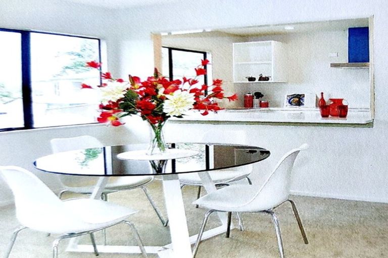 Photo of property in 2/29 Kemp Road, Massey, Auckland, 0614