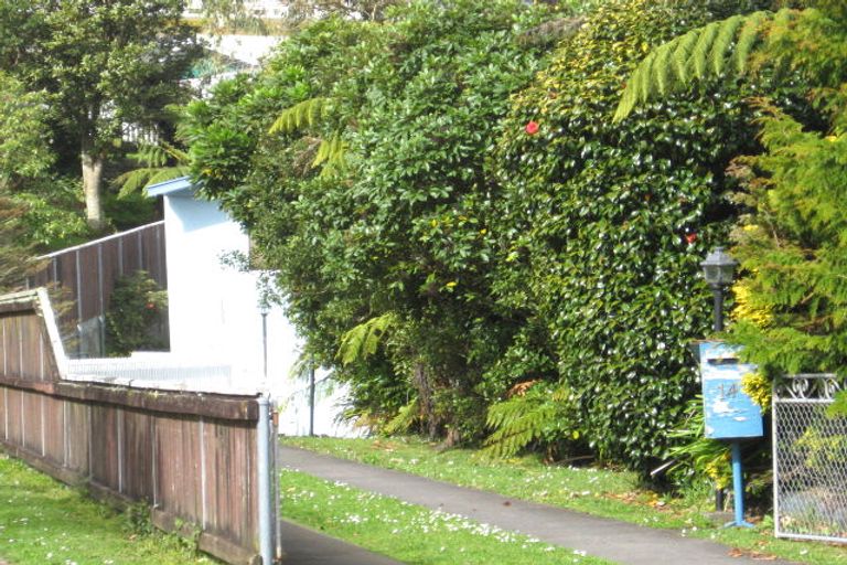 Photo of property in 14 Oawai Place, Marfell, New Plymouth, 4310