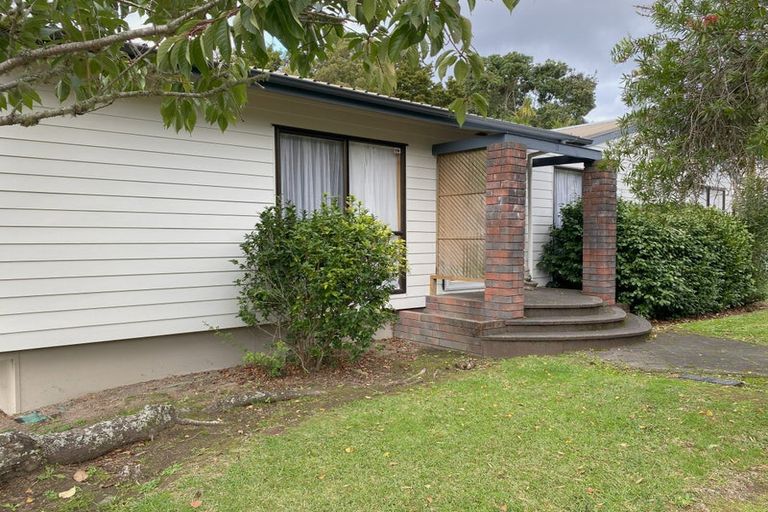 Photo of property in 11 Chardon Place, Henderson, Auckland, 0612