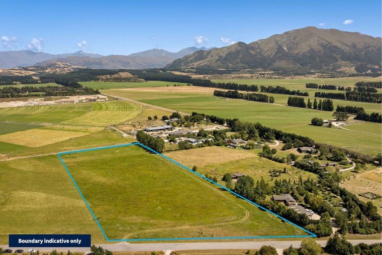 Photo of property in 24 Lachlan Avenue, Hawea Flat, Lake Hawea, 9382