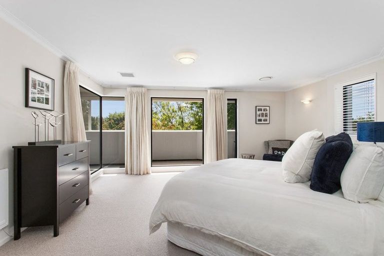 Photo of property in 3 Lewisham Park, St Albans, Christchurch, 8052